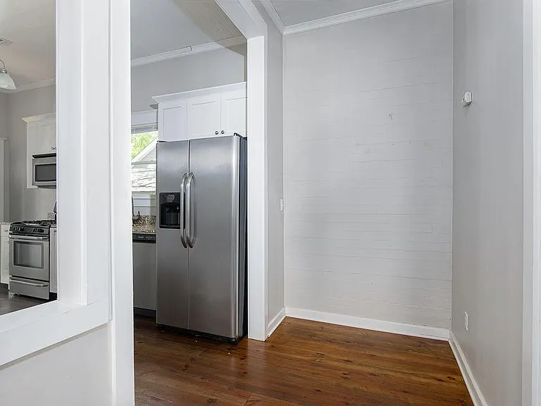 850 Fulton Ter SE — Photo 2