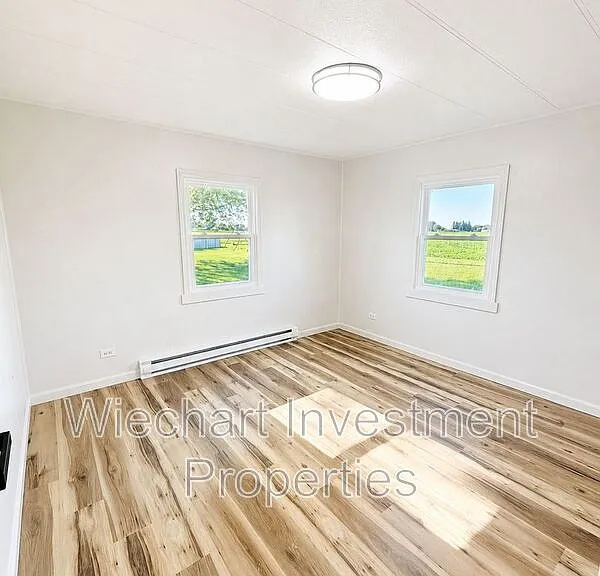 3060 E Main St — Photo 11