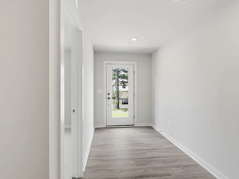 2118 Acadia Rd — Photo 4