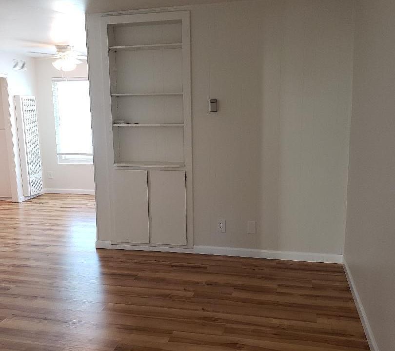 1st image of 4755 Ingraham St #2