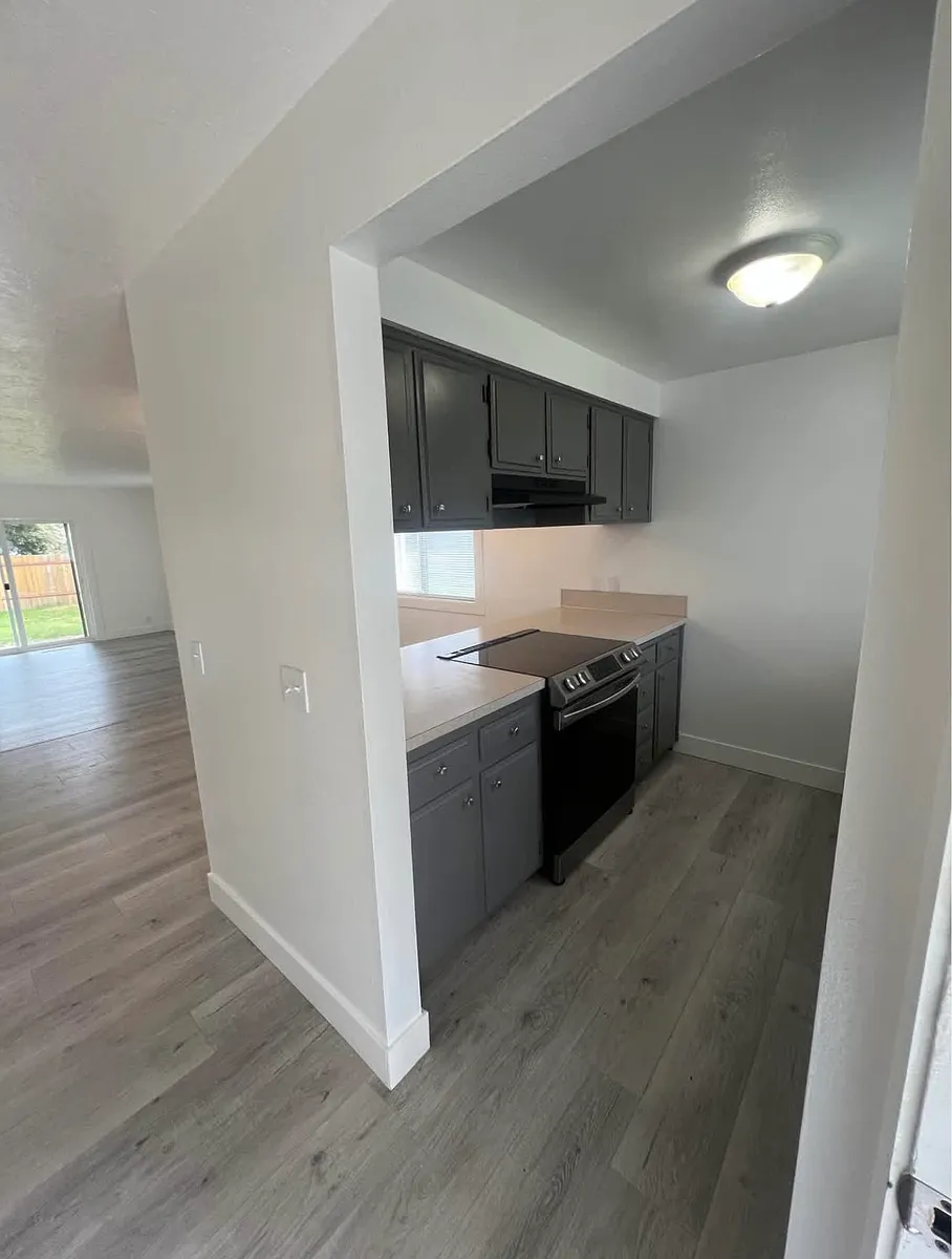 Building Photo - 1015 Raffon Ct SE #1015