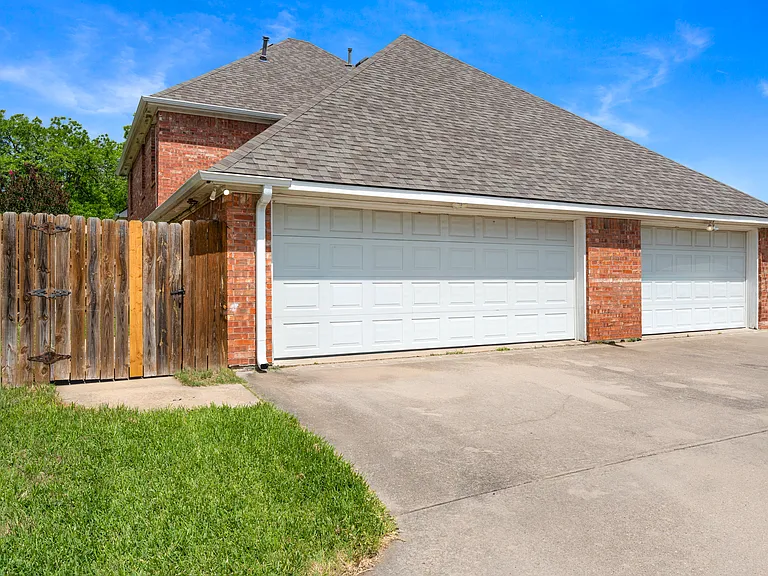 324 N Tolbert Ave — Photo 26