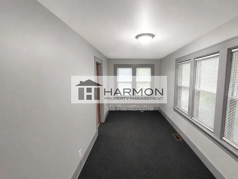 4612 S Seneca St — Photo 9