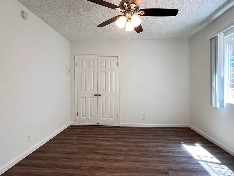 2540 S Barrington Ave #3 — Photo 5