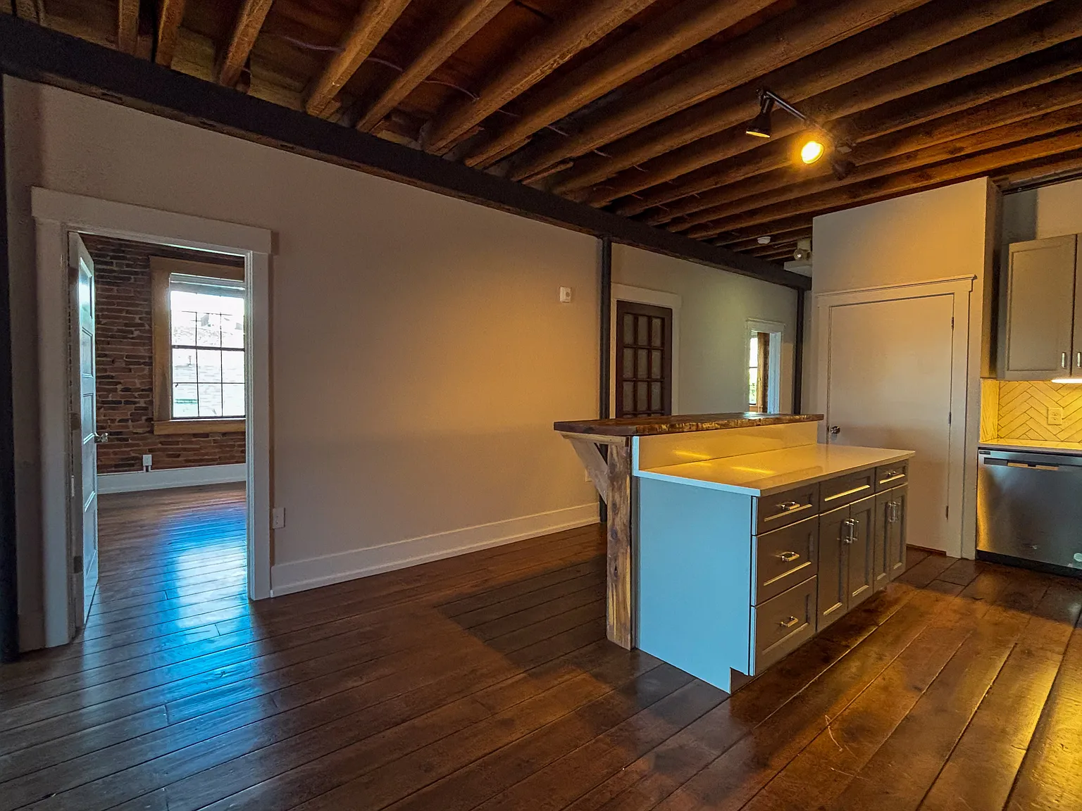 2 bed, 1355 sqft, $2,350 — Photo 3