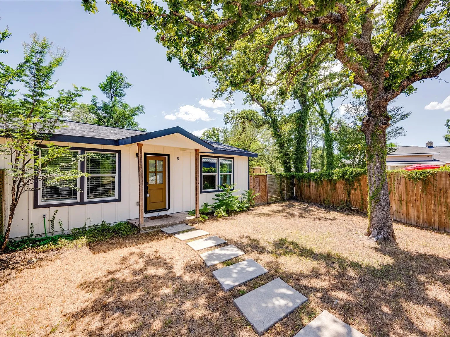 2 bed, 1.0 bath, 720 sqft, $2,150 — Photo 3