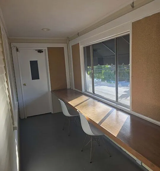 2122 N Hillhurst Ave — Photo 14