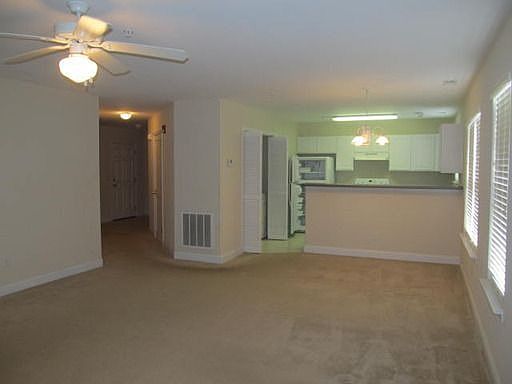 5th image of 1422 Willoughby Park Ct Unit 1