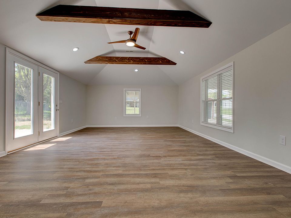 1st image of 1833 Montclair Dr