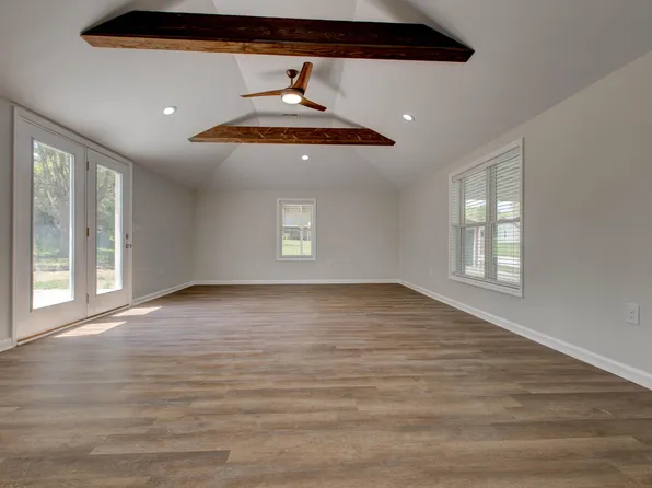 1833 Montclair Dr, Mount Sterling, KY 40353