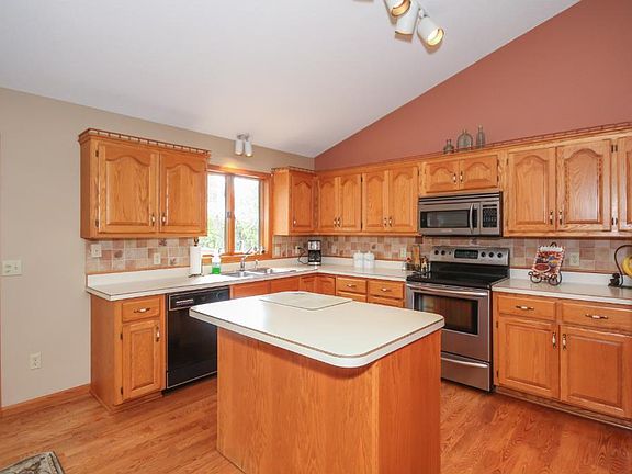 2nd image of 10445 192nd St N