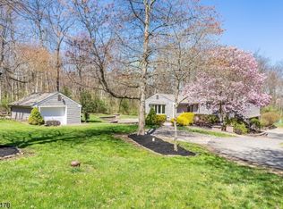 57 Sunset Ln, Basking Ridge, NJ 07920