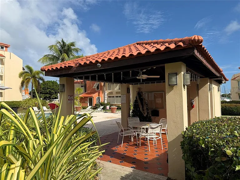 205 Cond Harbour Point #B — Photo 15