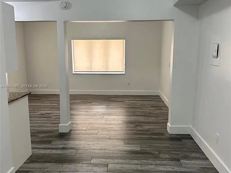 2500 NE 192nd St #6 — Photo 10