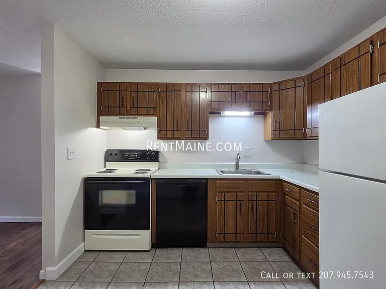 10 Tall Pines Dr #21 — Photo 2