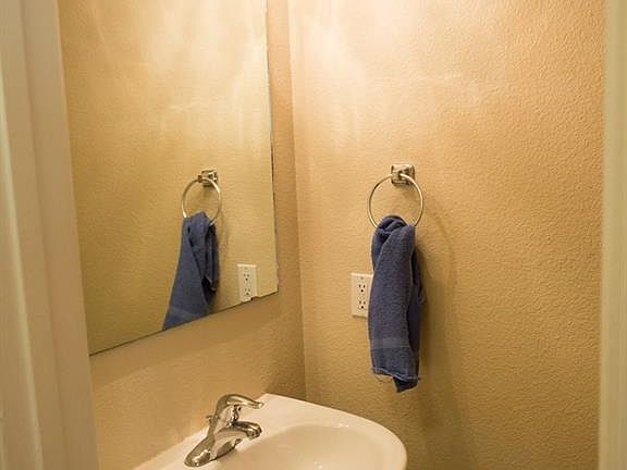 4th image of 1500 E Side Dr Unit 101-B