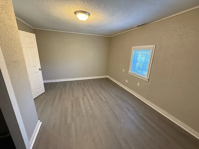2673 Midland Ave — Photo 8