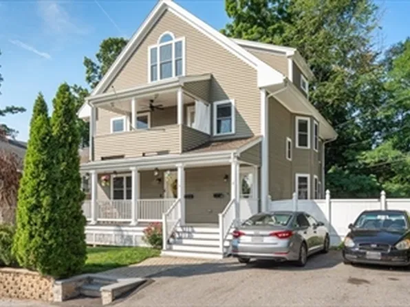 8 Concord Ter, Framingham, MA 01702