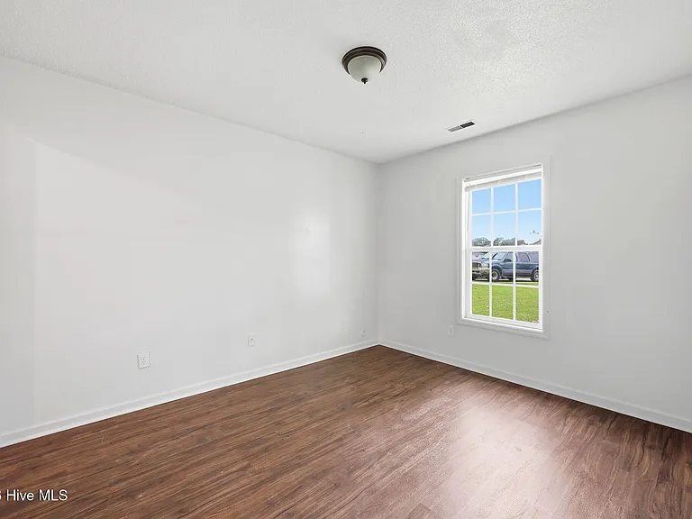 774 Pinewood Dr — Photo 11