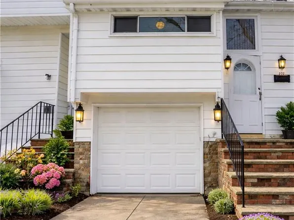 222 Forest Grn, Staten Island, NY 10312