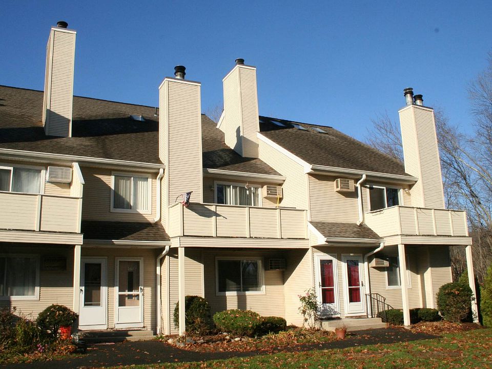 300 Willow Springs Loft Townhouse - END UNIT!