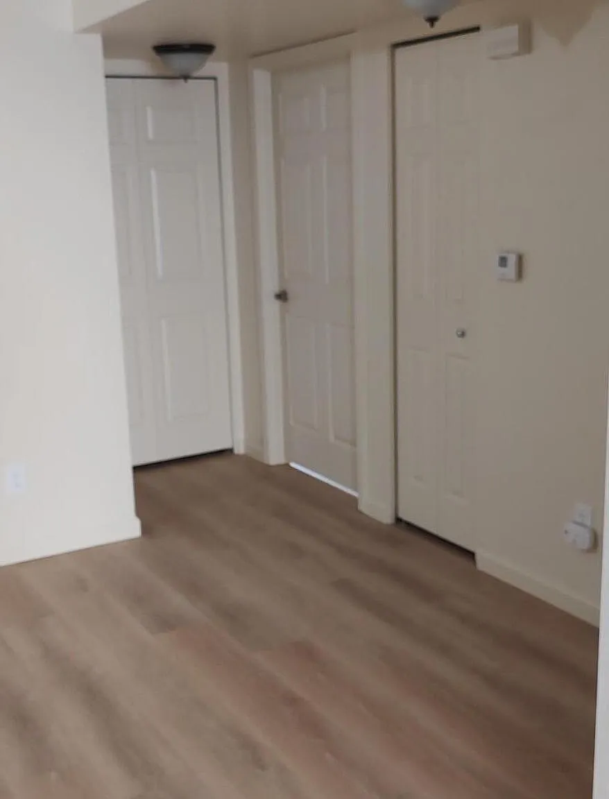 2 bed, 1.0 bath, 3512 sqft, $1,600 — Photo 4
