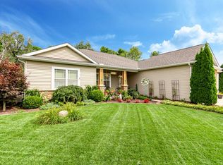 19217 Copper Brook Dr, South Bend, IN 46637