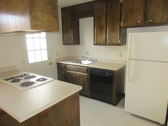 3rd image of 8577 Kelley Dr