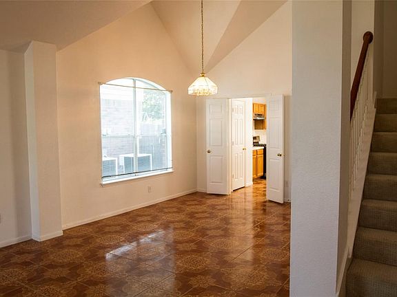 4th image of 3014 Silver Spur Dr