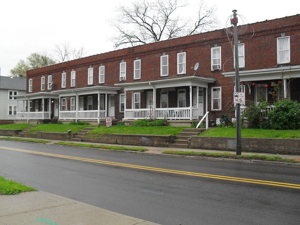 1st image of 264 E Hudson St