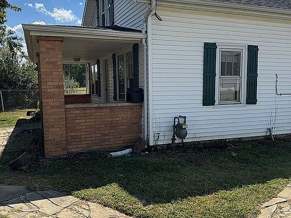 2nd image of 25 Clay St