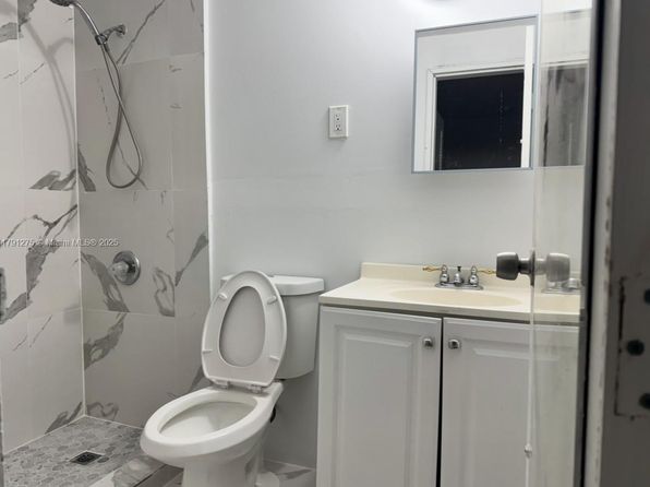 1471 NE 170th St APT 119A