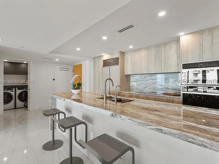 1500 Ocean Dr #1003 — Photo 7