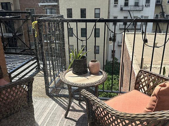 3rd image of 408 Grand St APT 4R