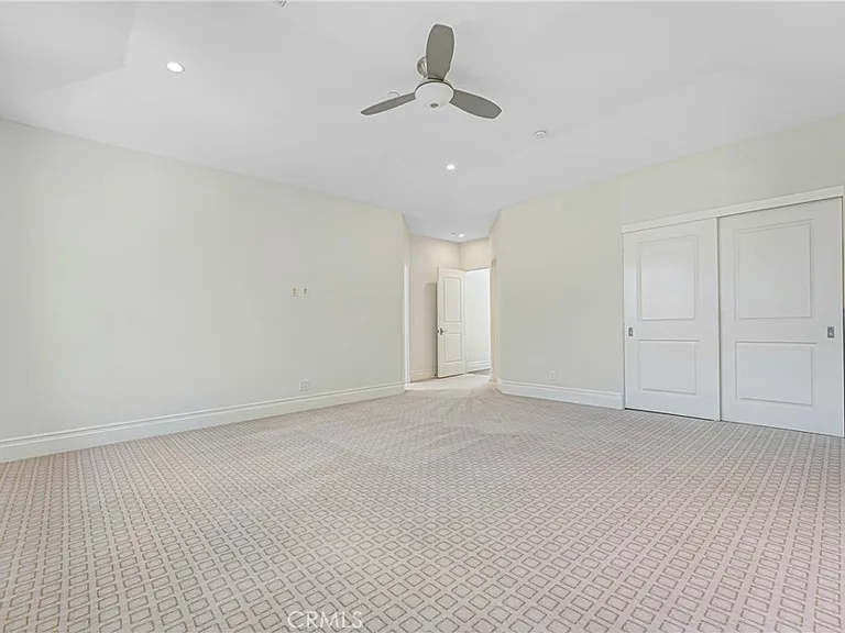 1714 W Oak St — Photo 26