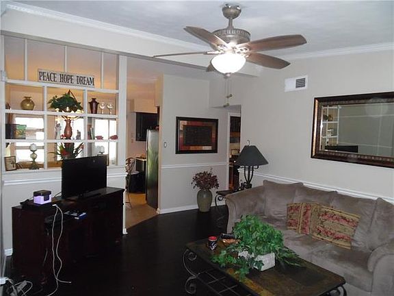 4th image of 113 Carolyn Dr