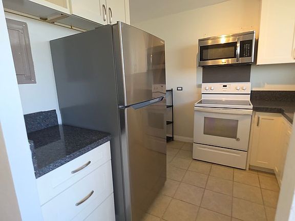 5th image of 1052 Ala Nanu St APT 702