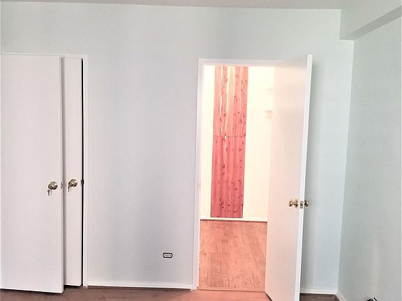 4th image of 2938 W 5th St #6