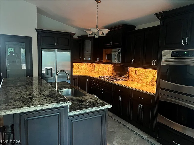 8225 Woodland Prairie Ave — Photo 3