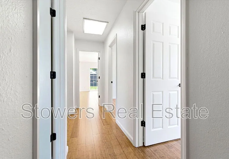 318 Joyce St — Photo 30