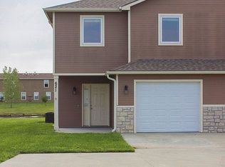 621 Northfield Rd, Manhattan, KS 66502