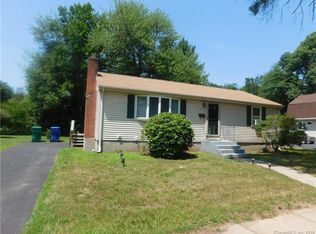 41 School St, Bloomfield, CT 06002