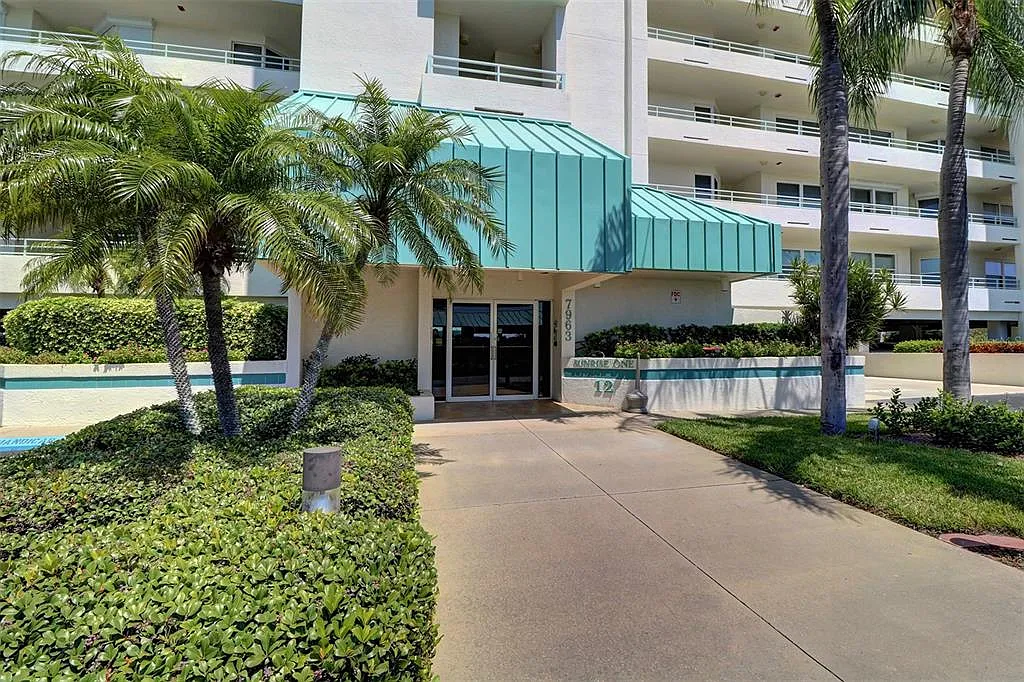 2 bed, 2.0 bath, 1145 sqft, $3,500 — Photo 3