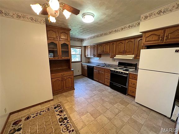 5th image of 2027 1st St