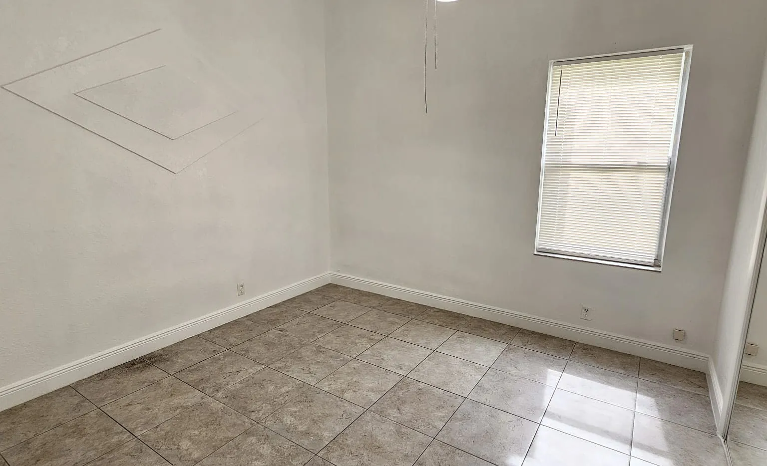 410 Columbus Pkwy — Photo 4