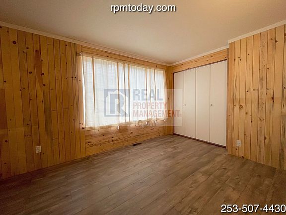 3rd image of 13715 14th Ave E