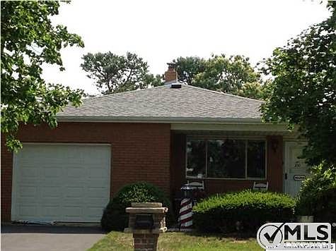 2nd image of 251 Charlotteville Dr N