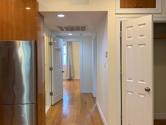 4th image of 126 1st Pl APT 2