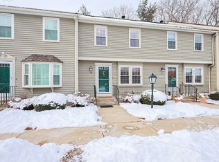 145 South St APT 9, Walpole, MA 02081