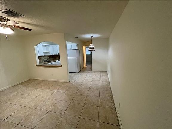 4th image of 50 SE 3rd Ave APT 4